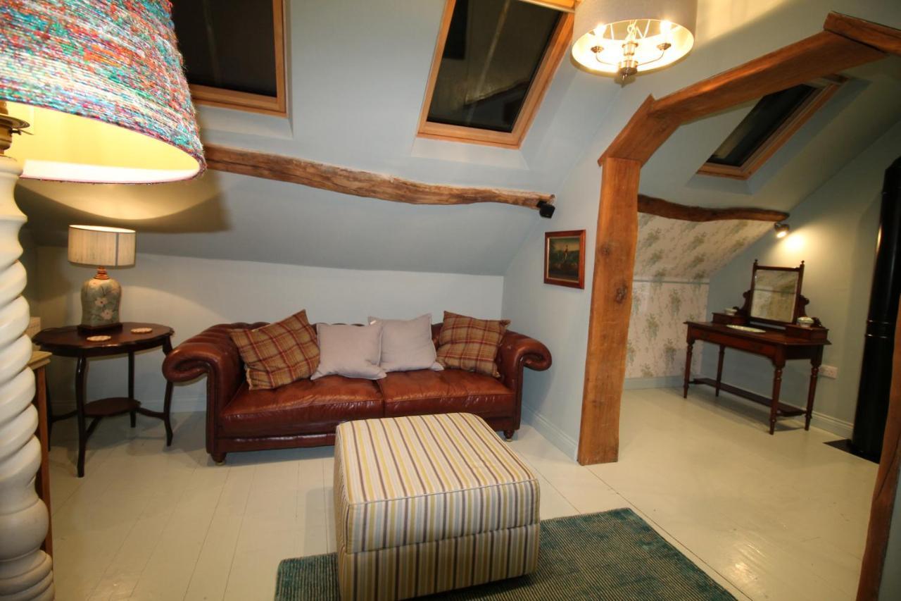 The Coach House Villa Whitby Ngoại thất bức ảnh