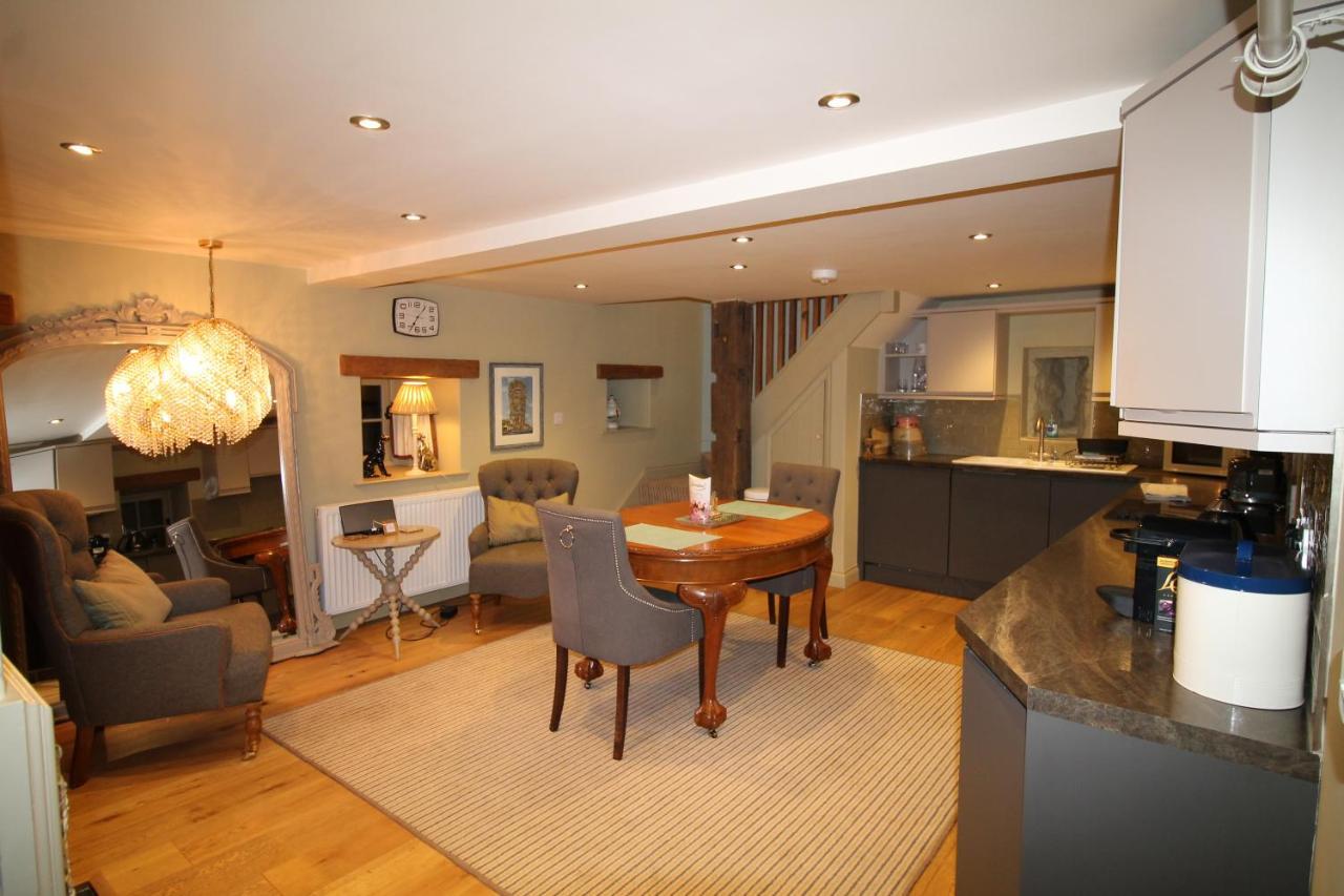 The Coach House Villa Whitby Ngoại thất bức ảnh