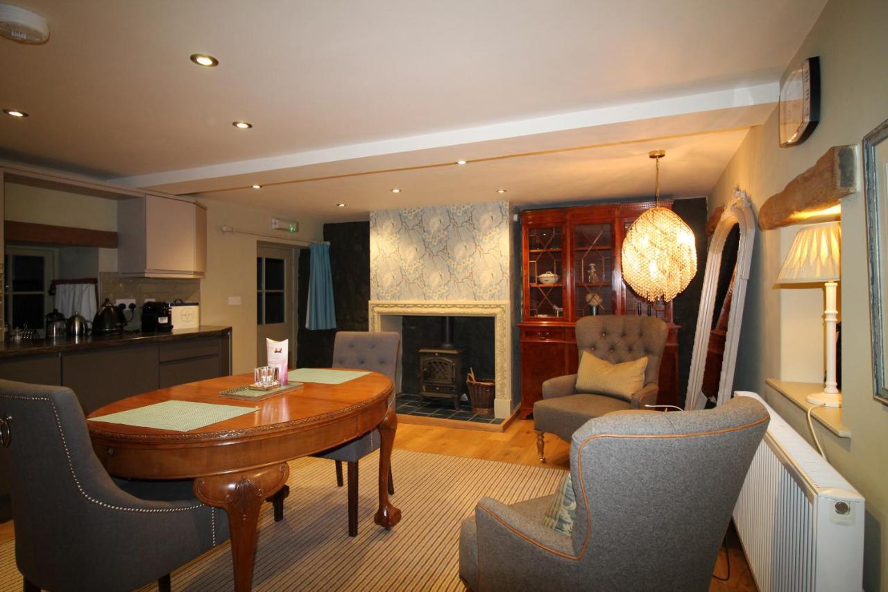 The Coach House Villa Whitby Ngoại thất bức ảnh